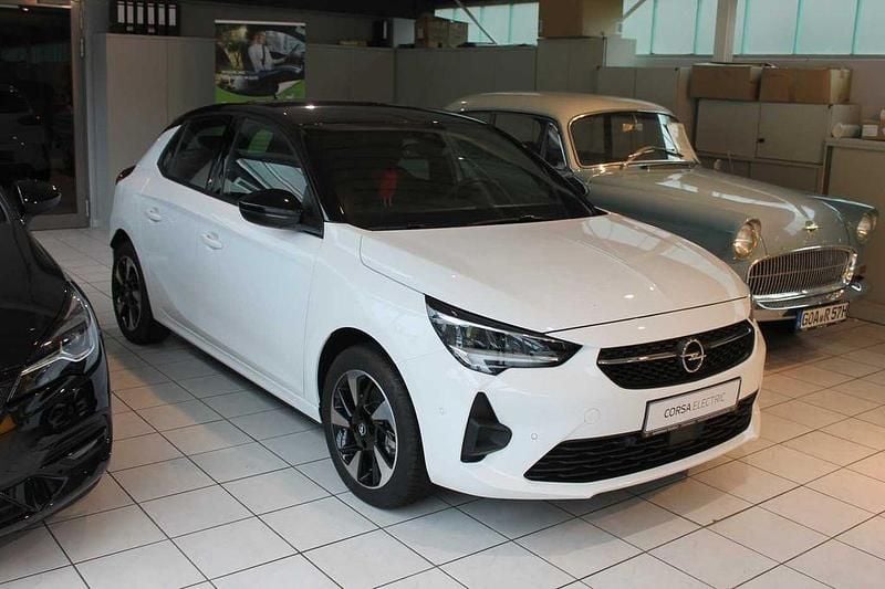 Usata Opel Corsa-e 100 kW (136 CV) 2023 Bianco Utilitaria