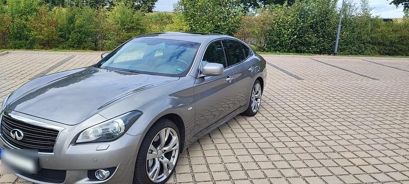 Gebraucht Infiniti M30 Premium 238 PS (175 kW) 2012 Silber Coupé