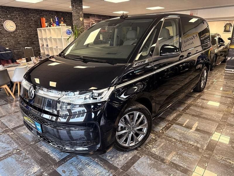 Schwarz Gebraucht 2022 VW T7 Van | 51.950 € (Etwas zu teuer) - Bild 1/4