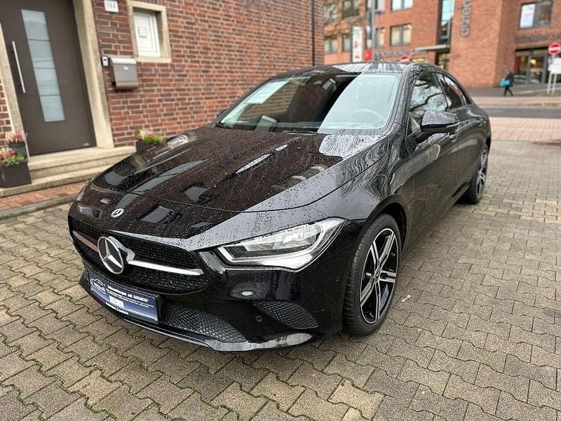 Schwarz Gebraucht 2023 Mercedes CLA180 Night Limousine | 23.990 € (Guter Preis) - Bild 1/4