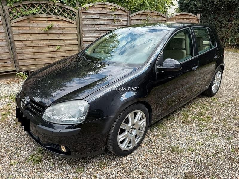 Blackmagic Gebraucht 2004 VW Golf V Comfortline Limousine | 1.990 € (Etwas zu teuer) - Bild 1/4
