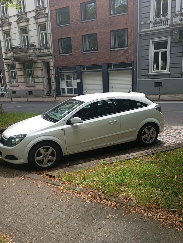 Gebraucht 2009 Opel Astra GTC S Coupé | 2.200 € (Fairer Preis) - Bild 1/4