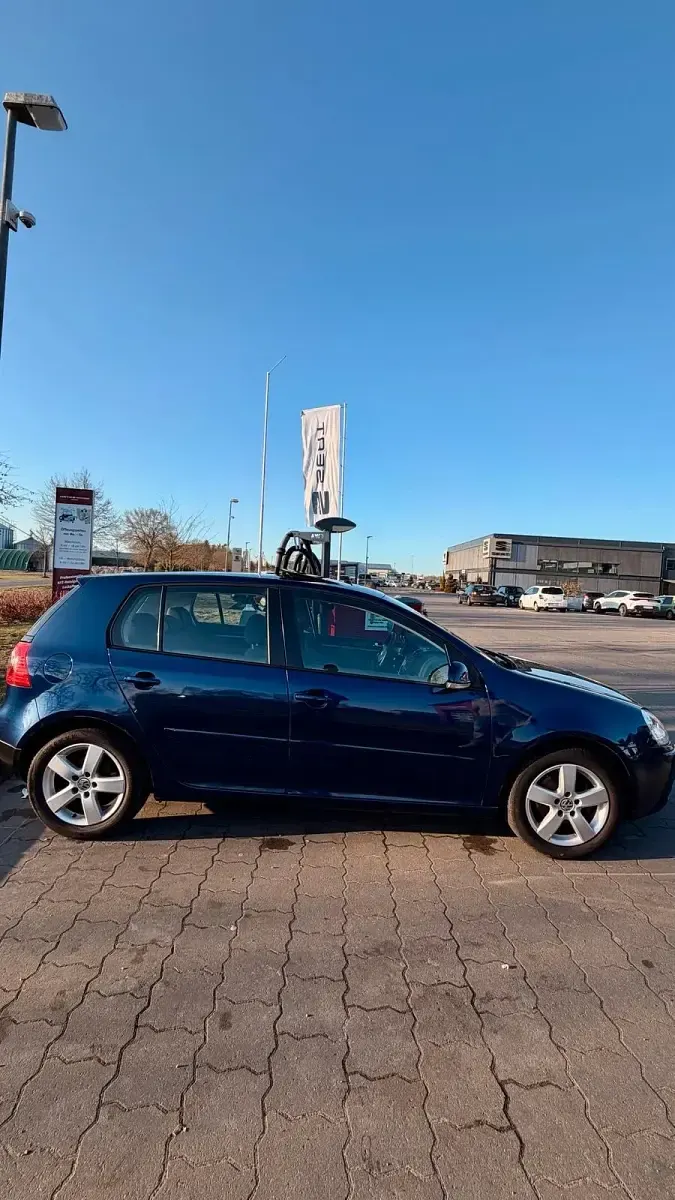 Gebraucht VW Golf V Comfortline 102 PS (75 kW) 2005 Blau Kleinwagen