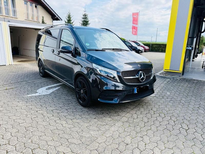 Graphitgrau Gebraucht 2020 Mercedes V250 AMG line Van / Kleinbus | 59.900 € - Bild 1/4