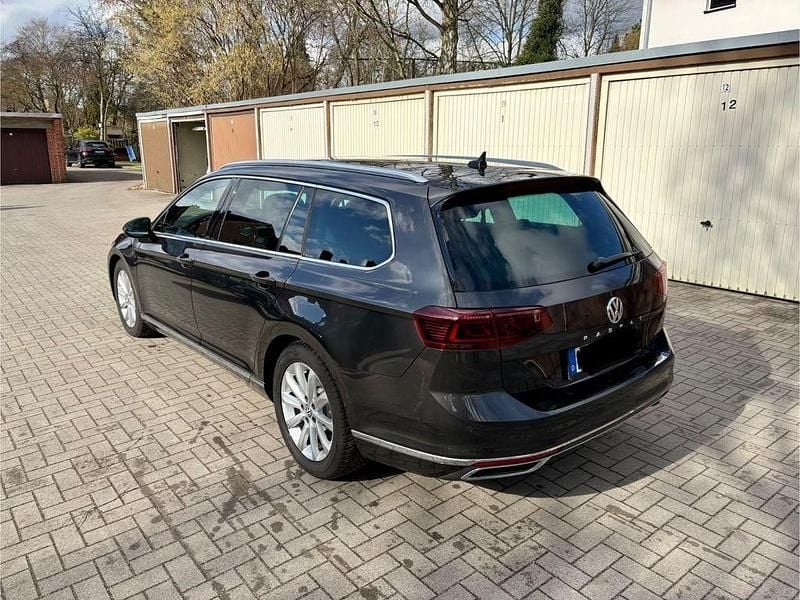 Gebraucht VW Passat 190 PS (139 kW) 2020 Grau Kombi