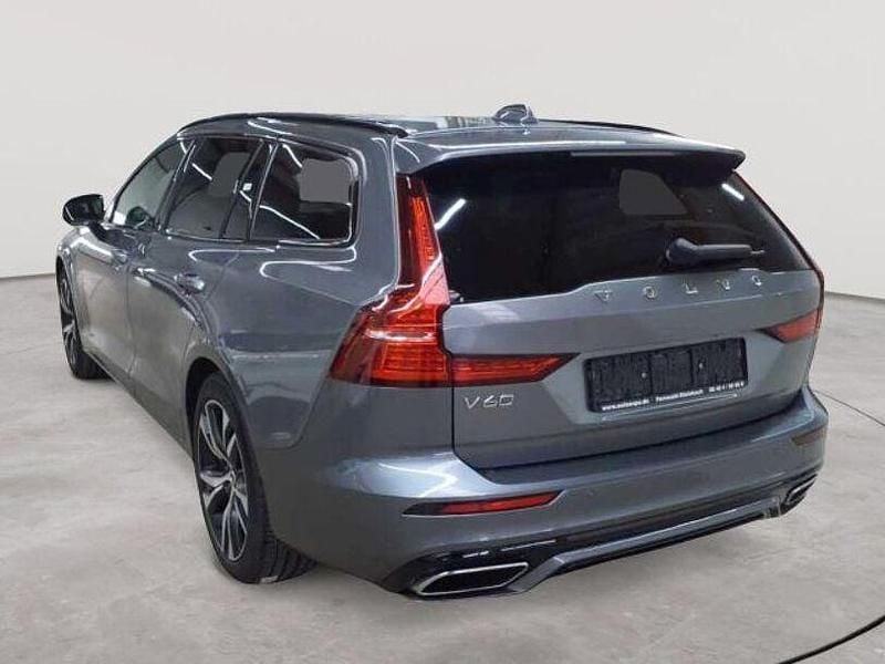Gebraucht Volvo V60 R-Design 253 PS (186 kW) 2021 Osmium graumetallic Kombi