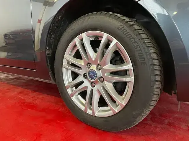 Gebraucht Ford Focus Ghia 101 PS (74 kW) 2009 Grau Kombi