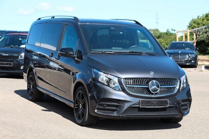 Graphitgrau metallic Gebraucht 2024 Mercedes V220 AMG line Van / Kleinbus | 57.890 € (Fairer Preis) - Bild 1/4