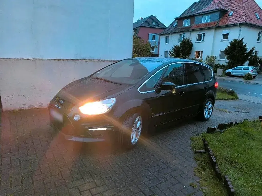 Gebraucht Ford S-MAX Titanium S 163 PS (119 kW) 2011 Schwarz Van / Kleinbus