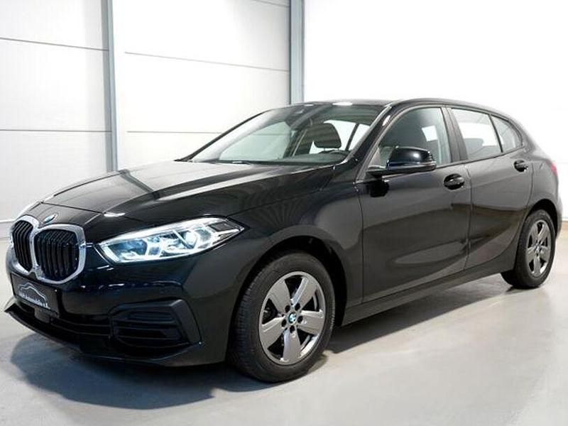 Gebraucht BMW 118 Advantage 150 PS (110 kW) 2023 Saphirschwarz (metallic) Kleinwagen