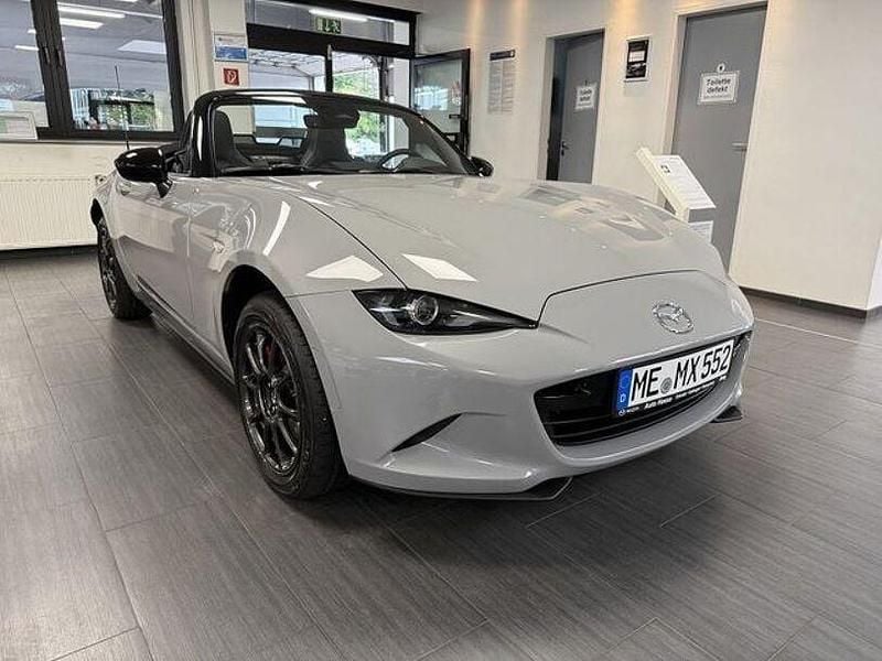 Grau Neu 2025 Mazda MX5 Homura-Line Cabrio | 33.490 € (Fairer Preis) - Bild 1/4