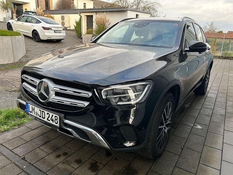 Schwarz Gebraucht 2020 Mercedes GLC200 SUV | 29.500 € (Guter Preis) - Bild 1/4