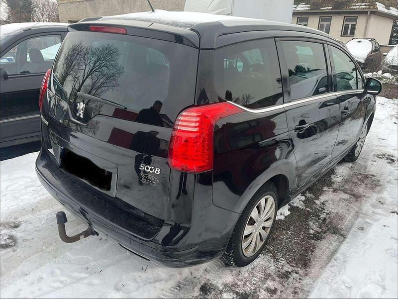 Gebraucht Peugeot 5008 Platinum 163 PS (119 kW) 2011 Schwarz perla nera Van / Kleinbus