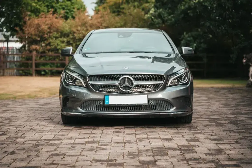 Gebraucht Mercedes CLA200 136 PS (100 kW) 2018 Silber Coupé
