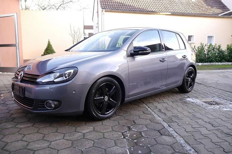Grau Gebraucht 2011 VW Golf VI Style Limousine | 5.450 € (Superpreis) - Bild 1/4