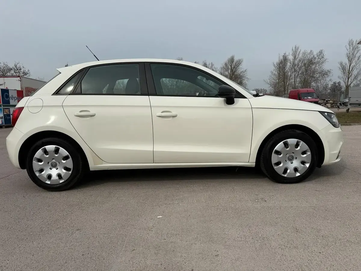 Gebraucht Audi A1 90 PS (66 kW) 2014 Weiß Kleinwagen
