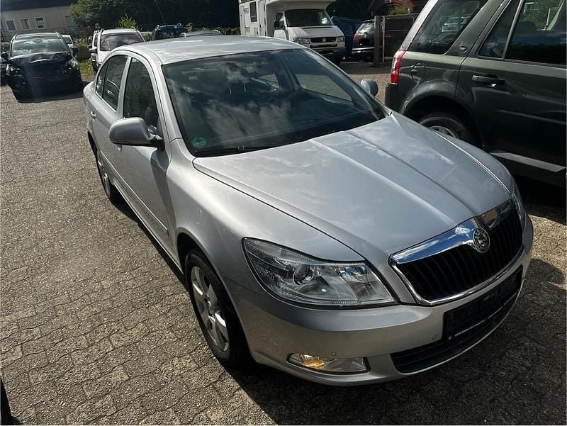 Silber Gebraucht 2009 Skoda Octavia Limousine | 3.799 € (Superpreis) - Bild 1/4