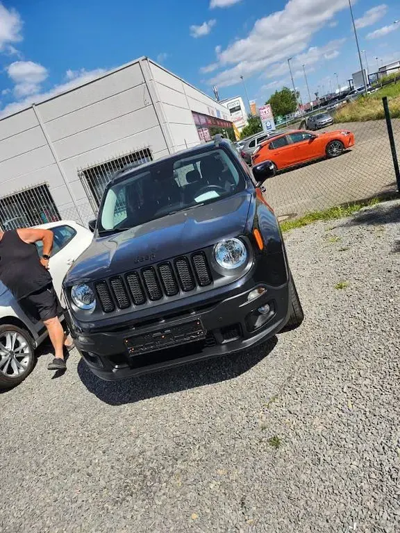 Gebraucht Jeep Renegade Night Eagle 140 PS (102 kW) 2016 Schwarz SUV