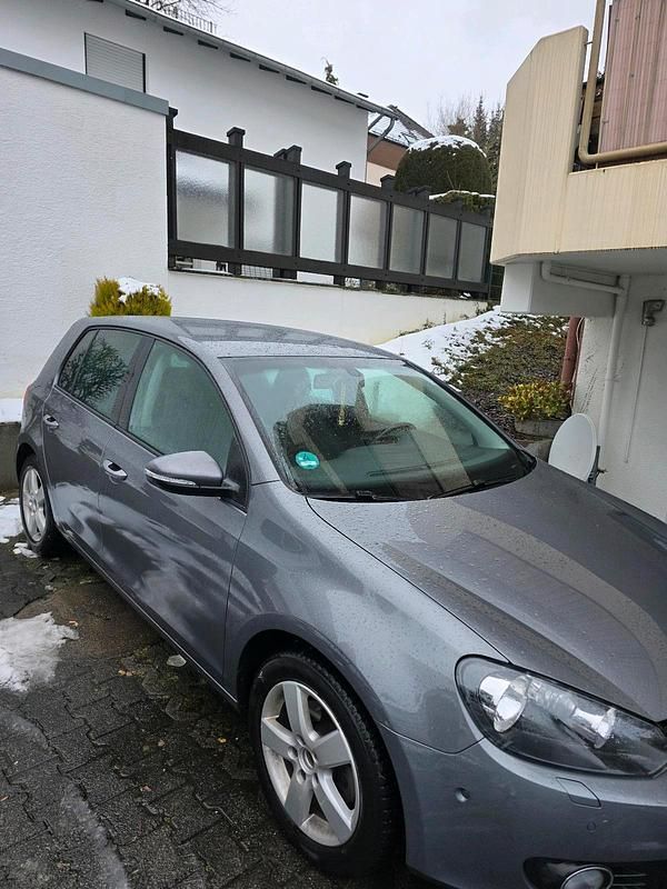 Gebraucht VW Golf VI 122 PS (89 kW) 2010 Grau Kleinwagen