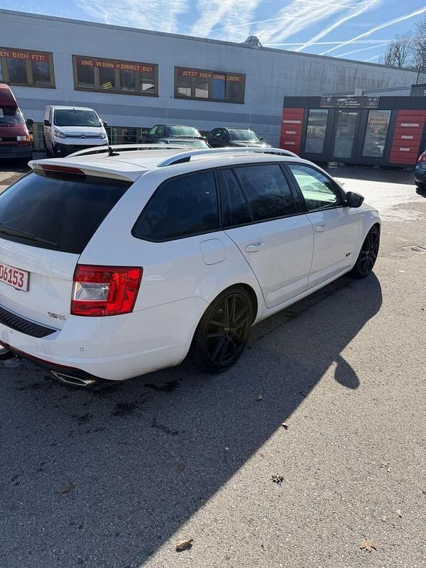 Gebraucht Skoda Octavia RS 184 PS (135 kW) 2014 Weiß Kleinwagen