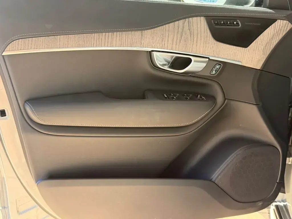 Gebraucht Volvo XC90 Ultimate 235 PS (172 kW) 2024 Grau SUV