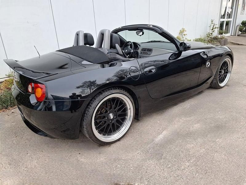 Gebraucht BMW Z4 Sport Line 192 PS (141 kW) 2003 Schwarz Cabrio