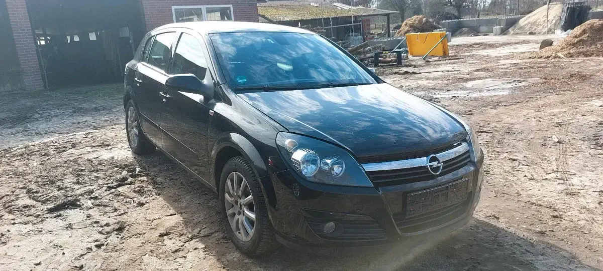 Gebraucht Opel Astra Elegance 125 PS (91 kW) 2004 Schwarz Limousine
