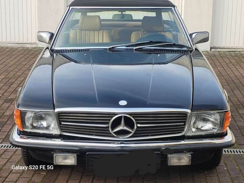 Schwarz Gebraucht 1985 Mercedes SL380 Cabrio | 25.800 € - Bild 1/4
