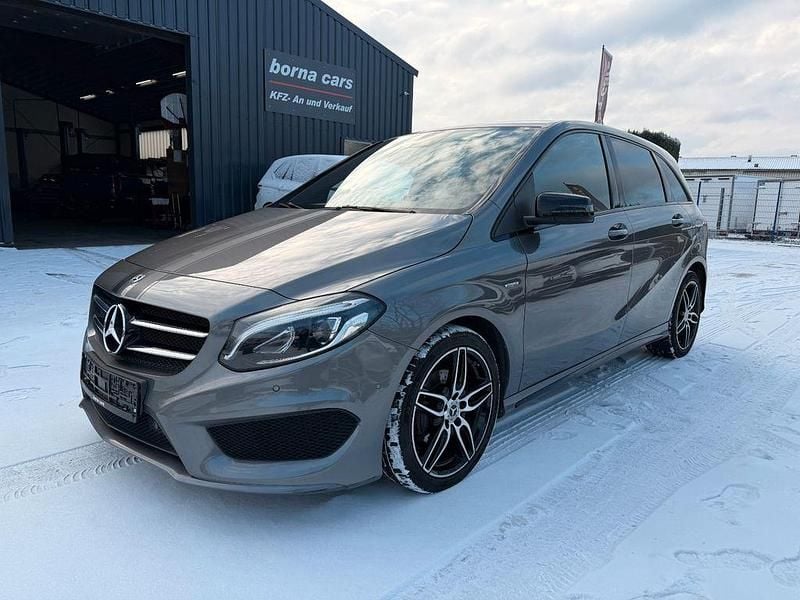Gebraucht Mercedes B180 AMG line 122 PS (89 kW) 2017 Grau Van / Kleinbus