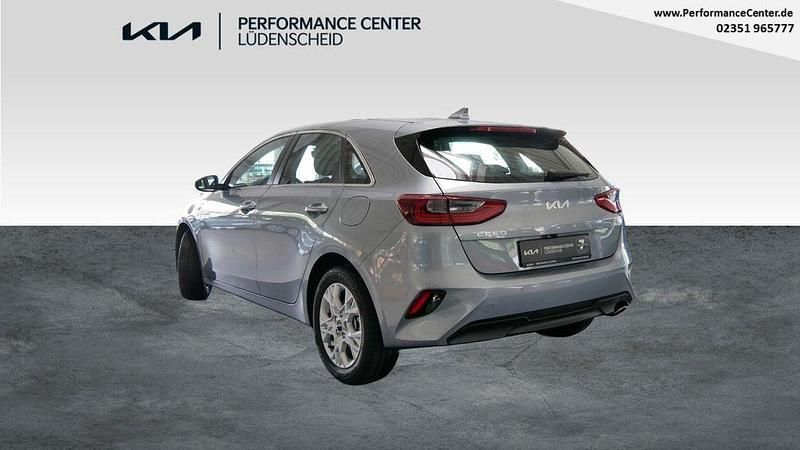 Gebraucht Kia Ceed Comfort 140 PS (102 kW) 2025 Silber Kleinwagen