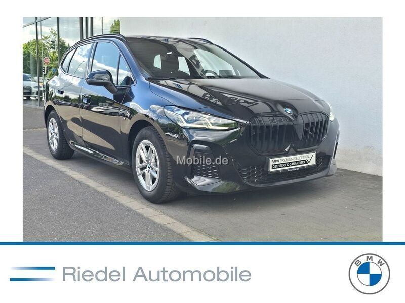 Schwarz Gebraucht 2024 BMW 220 Active Tourer M Sport Van / Kleinbus | 34.750 € (Etwas zu teuer) - Bild 1/2