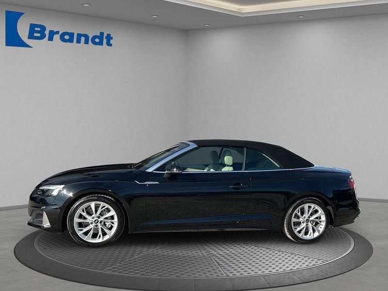 Gebraucht Audi A5 Cabriolet Advanced Plus 204 PS (150 kW) 2023 Mythosschwarz metallic/verdeck schwarz (metallic) Cabrio
