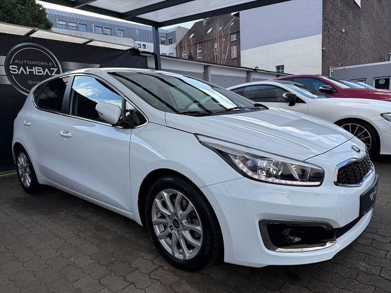 Gebraucht Kia Ceed 135 PS (99 kW) 2017 Weiß Kleinwagen