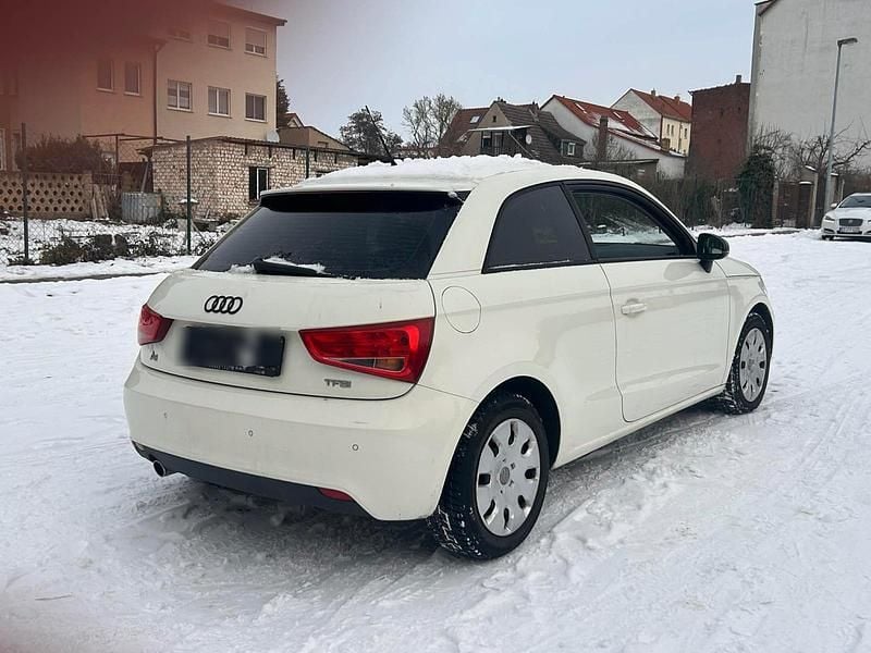 Gebraucht Audi A1 86 PS (63 kW) 2012 Weiß Kleinwagen