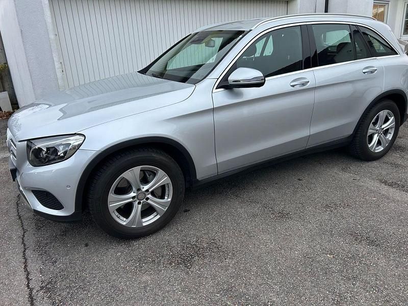 Gebraucht Mercedes GLC250 211 PS (155 kW) 2016 Silber SUV