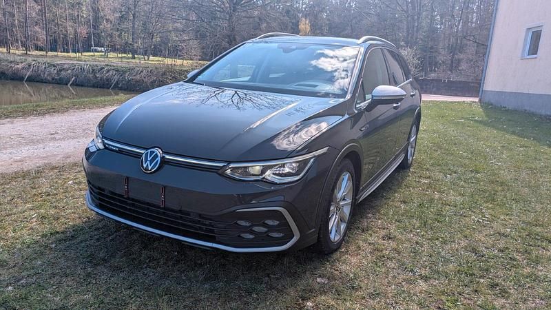 Gebraucht VW Golf Alltrack 200 PS (147 kW) 2022 Grau Kombi