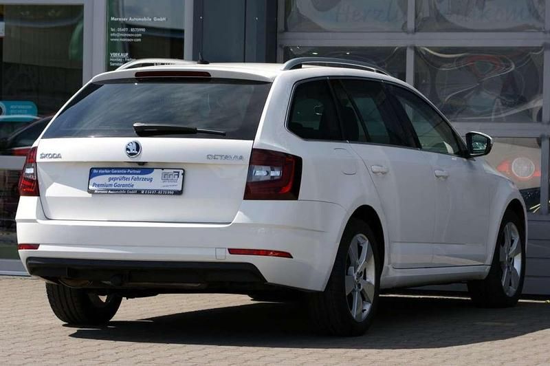 Gebraucht Skoda Octavia Premium Edition 150 PS (110 kW) 2020 Candyweiß uni Kombi