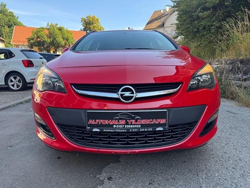 Rot Gebraucht 2015 Opel Astra Kombi | 6.995 € (Fairer Preis) - Bild 1/4