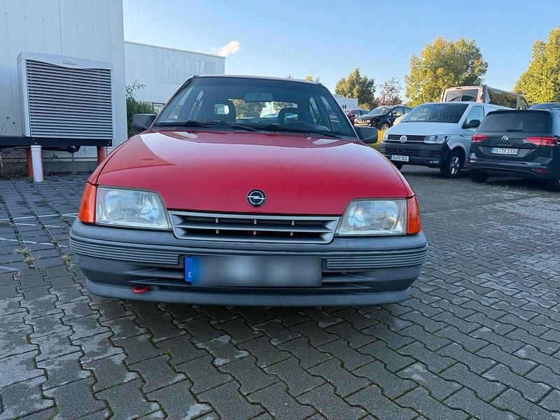 Rot Gebraucht 1990 Opel Kadett Limousine | 3.899 € - Bild 1/4