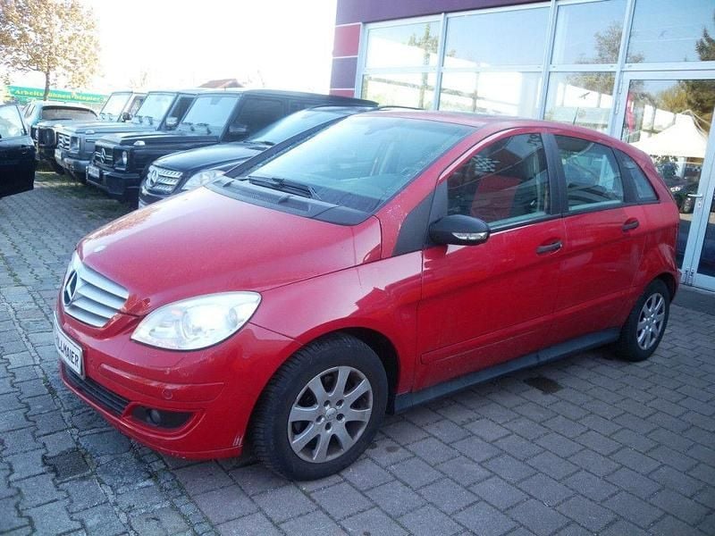 Gebraucht Mercedes B170 116 PS (85 kW) 2006 Rot Van / Kleinbus