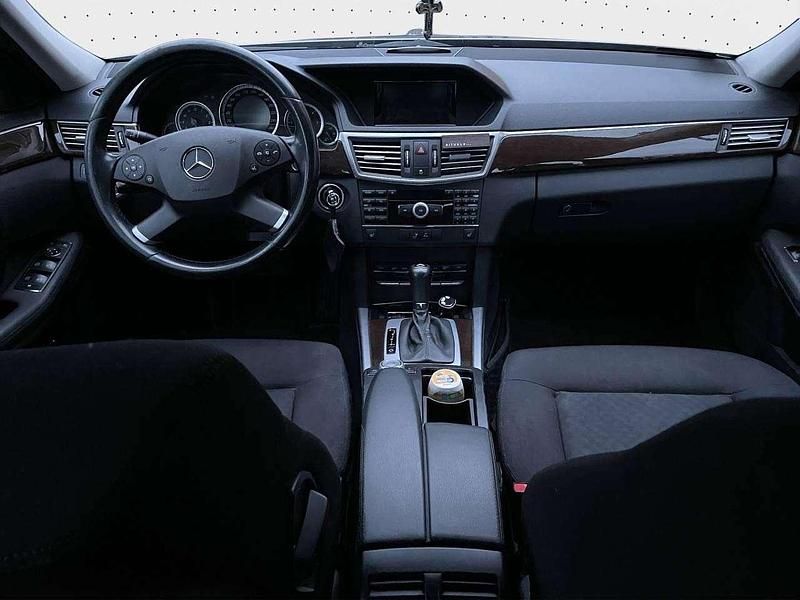 Gebraucht Mercedes E220 170 PS (125 kW) 2010 Grau Limousine