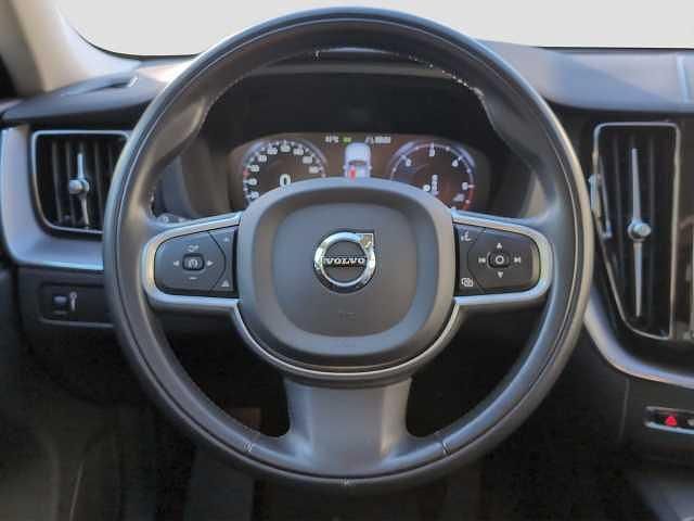 Gebraucht Volvo XC60 145 PS (106 kW) 2020 SUV