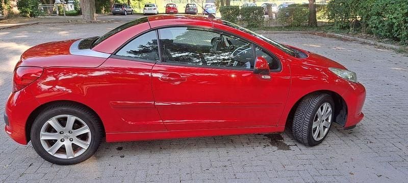 Rot Gebraucht 2008 Peugeot 207 CC Sport Cabrio | 2.300 € (Guter Preis) - Bild 1/4