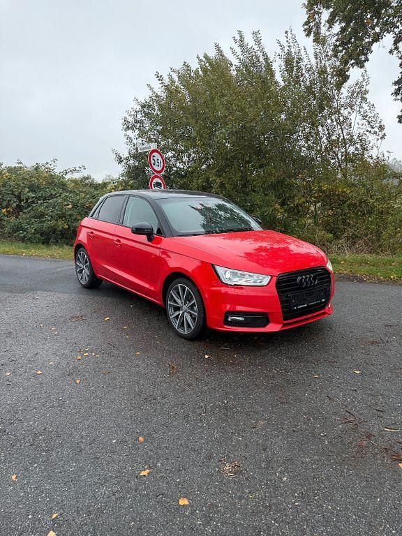 Rot Gebraucht 2017 Audi A1 Sportback S-Line Kleinwagen | 13.990 € (Fairer Preis) - Bild 1/4