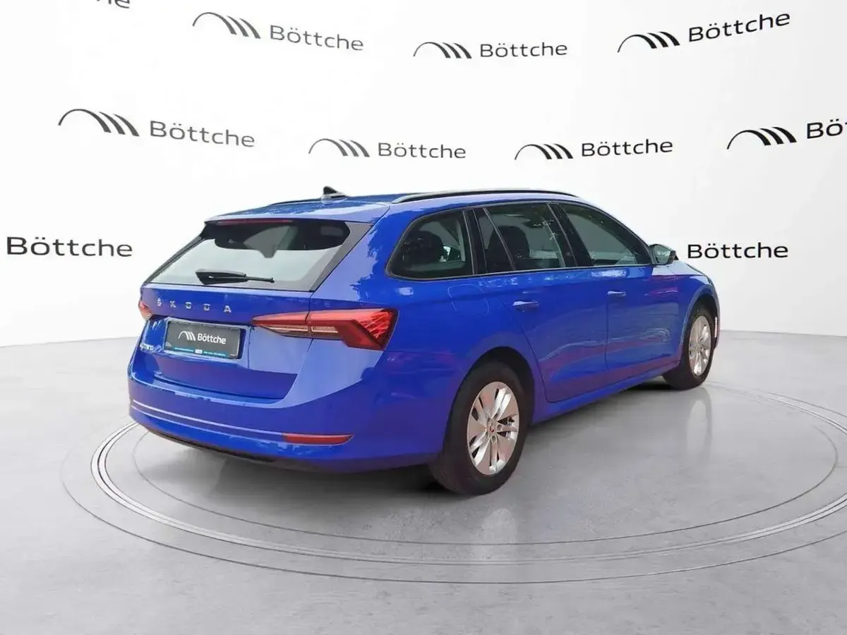 Gebraucht Skoda Octavia Ambition 116 PS (85 kW) 2022 Energyblau Kombi