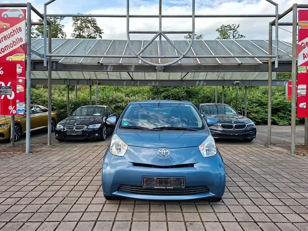 Gebraucht Toyota iQ 98 PS (72 kW) 2013 Blau Kleinwagen