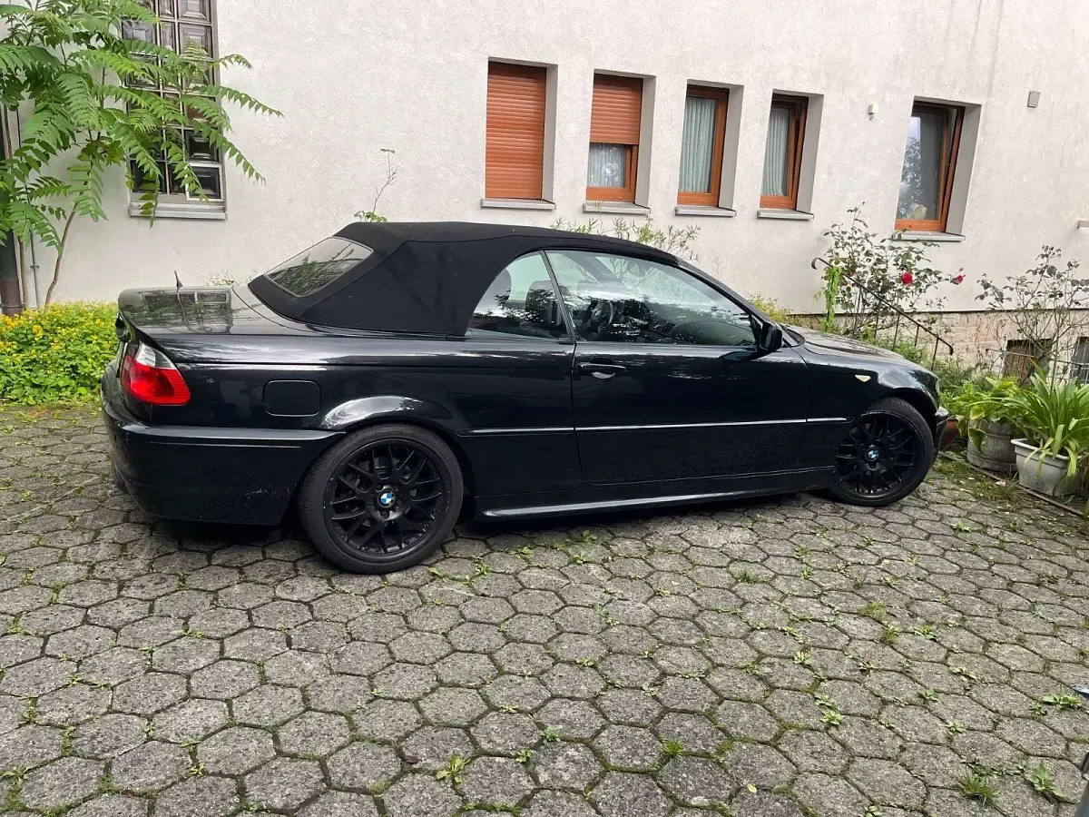 Gebraucht BMW 320 M Sport 170 PS (125 kW) 2003 Schwarz Cabrio