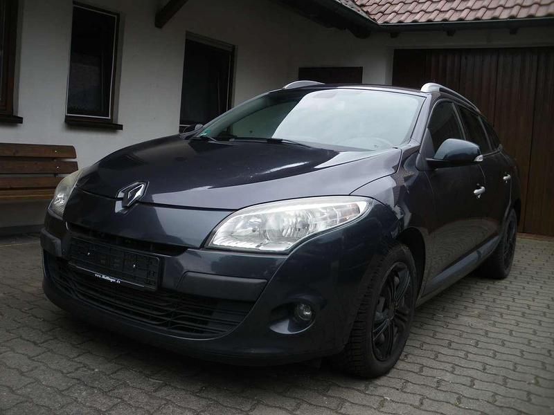 Grau eclipse Gebraucht 2011 Renault Mégane GrandTour Dynamique Kombi | 2.900 € (Fairer Preis) - Bild 1/4