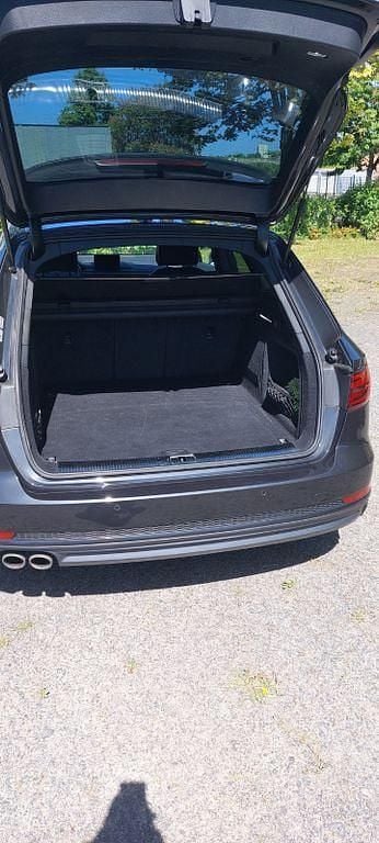 Gebraucht Audi A4 Performance 190 PS (139 kW) 2017 Grau Kombi