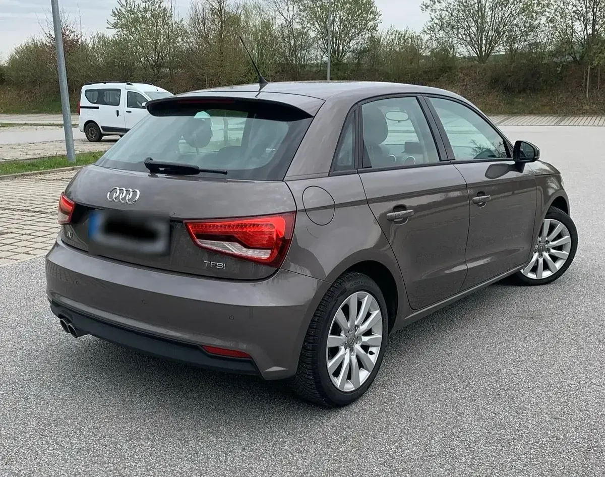 Gebraucht Audi A1 Sportback 125 PS (91 kW) 2015 Braun Kleinwagen